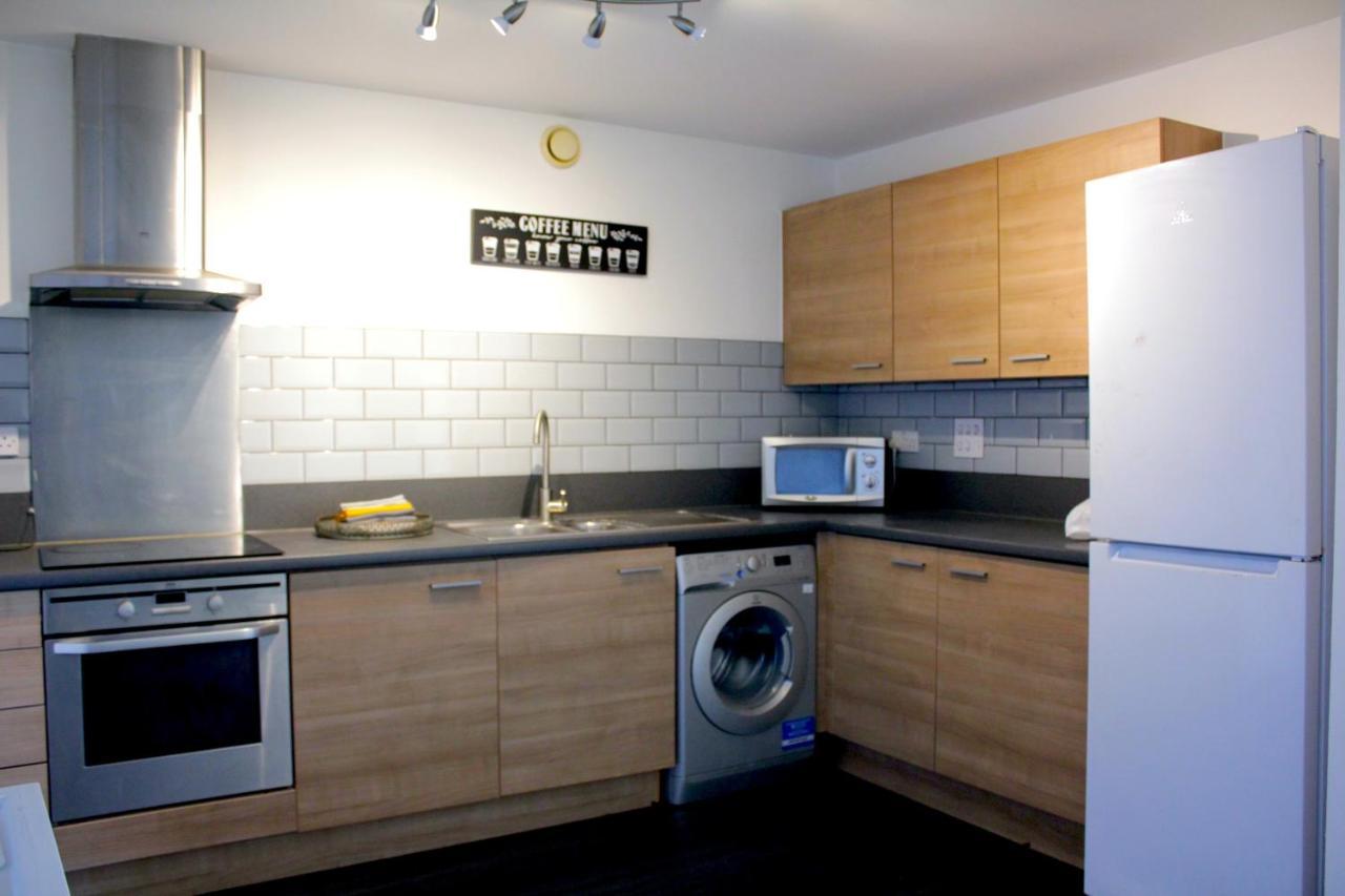 Spacious London Apartment 5 Min Walk To Leytonstone Underground Station And 5 Stops To Zone 1 Buitenkant foto