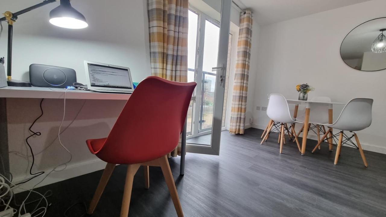 Spacious London Apartment 5 Min Walk To Leytonstone Underground Station And 5 Stops To Zone 1 Buitenkant foto