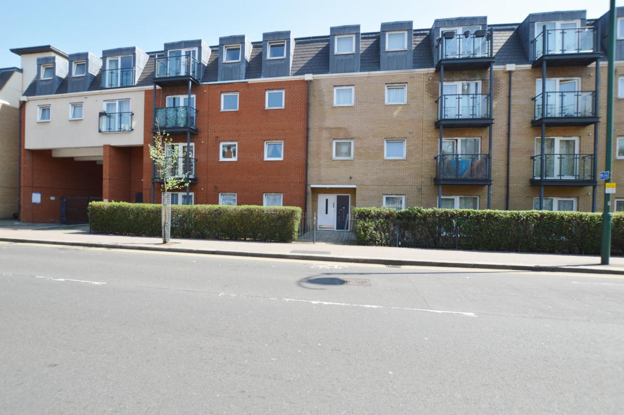 Spacious London Apartment 5 Min Walk To Leytonstone Underground Station And 5 Stops To Zone 1 Buitenkant foto